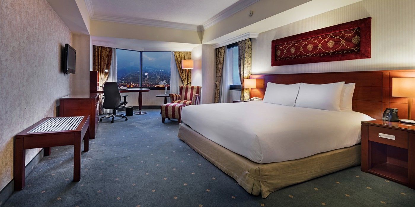 Hilton Izmir Hotel Exterior photo Executive Suite