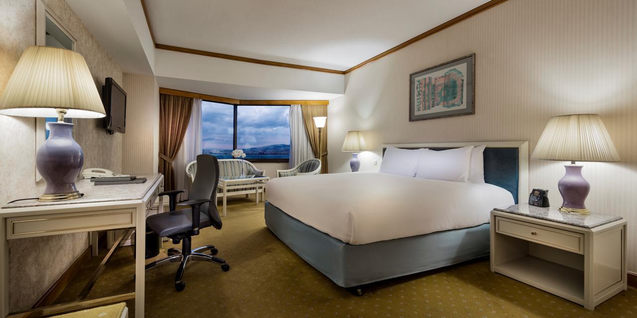 Hilton Izmir Hotel Exterior photo Deluxe Room